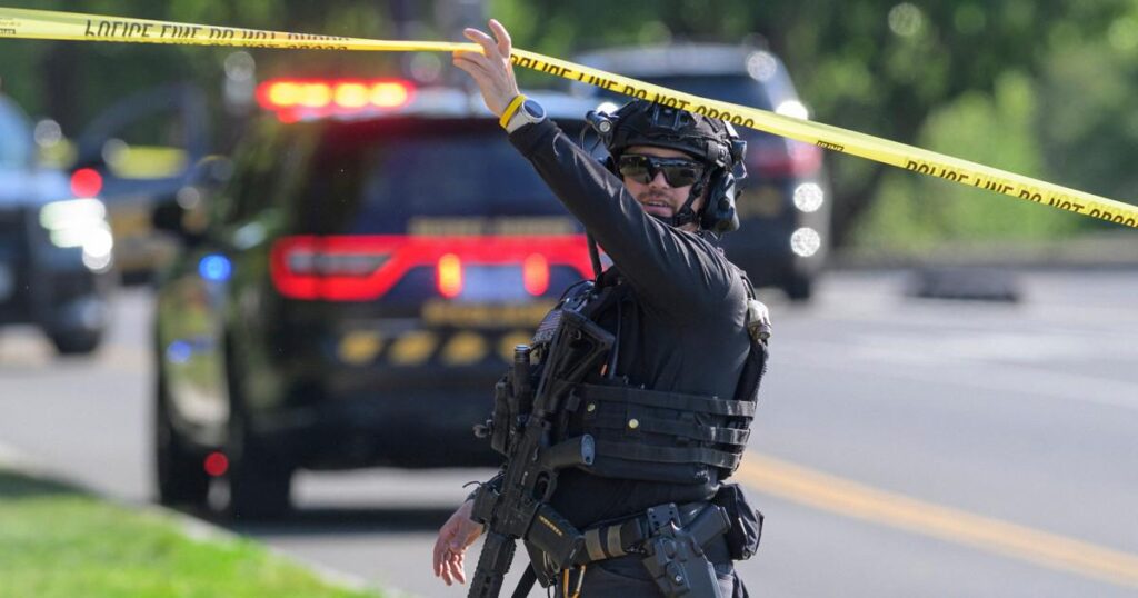 米ホワイトハウス近くで銃撃戦 大統領警護隊と武装した男性