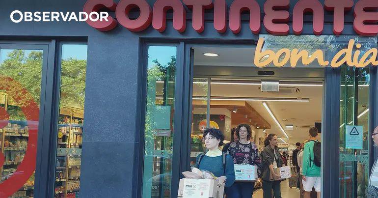 クリマキモ、抗議のため代金を支払わずに店内から食品を撤去