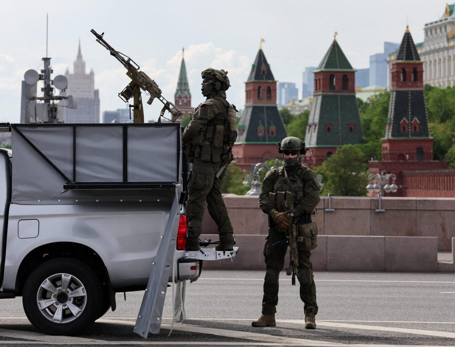 モスクワからクリミアに至るまで、ウクライナはロシアに対する無人機戦争に勝利している