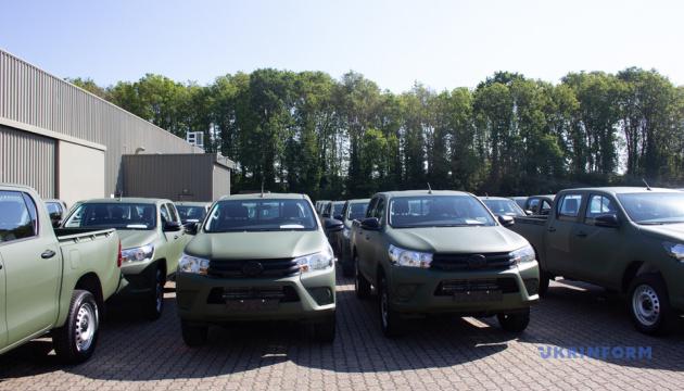 オランダ、60台以上のピックアップトラックと先進的なドローンシステムをウクライナに納入