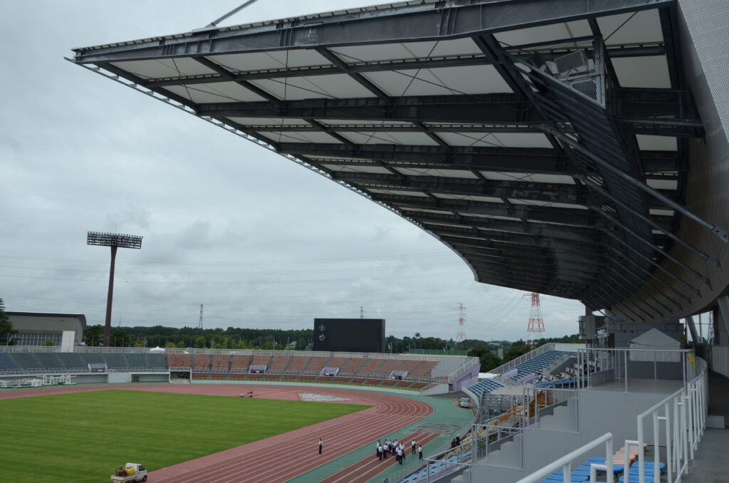 Ｊ１に昇格する水戸が2026-27シーズンから本拠地とする水戸信用金庫スタジアム（笠松運動公園陸上競技場）＝那珂市
