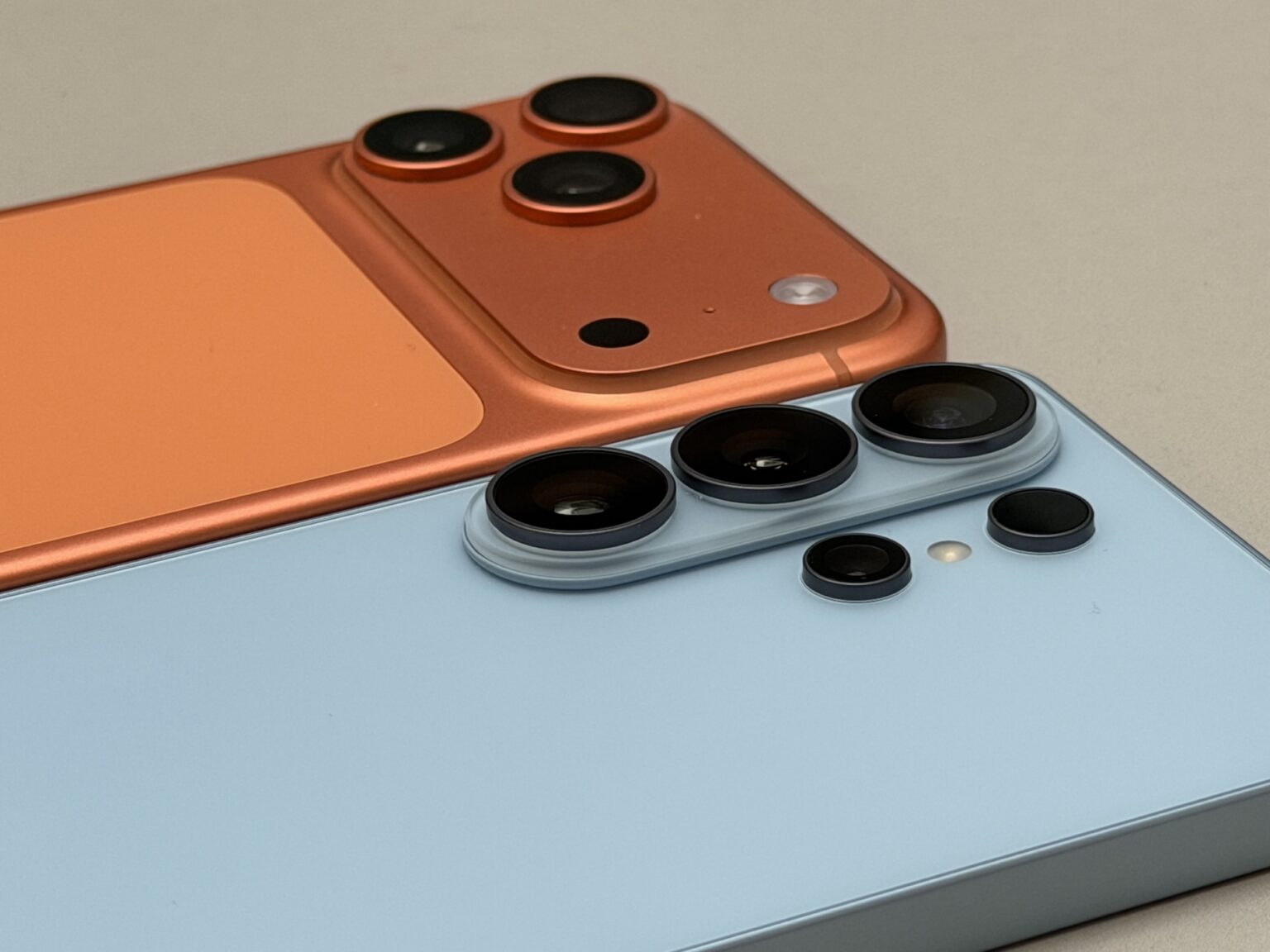 サムスンは Apple ヨーロッパ市場では、最も売れているモデルは大きな驚きだ。 Samsung Magazine サムスンは Apple ヨーロッパ市場では、最も売れているモデルは大きな驚きだ。 Samsung Magazine