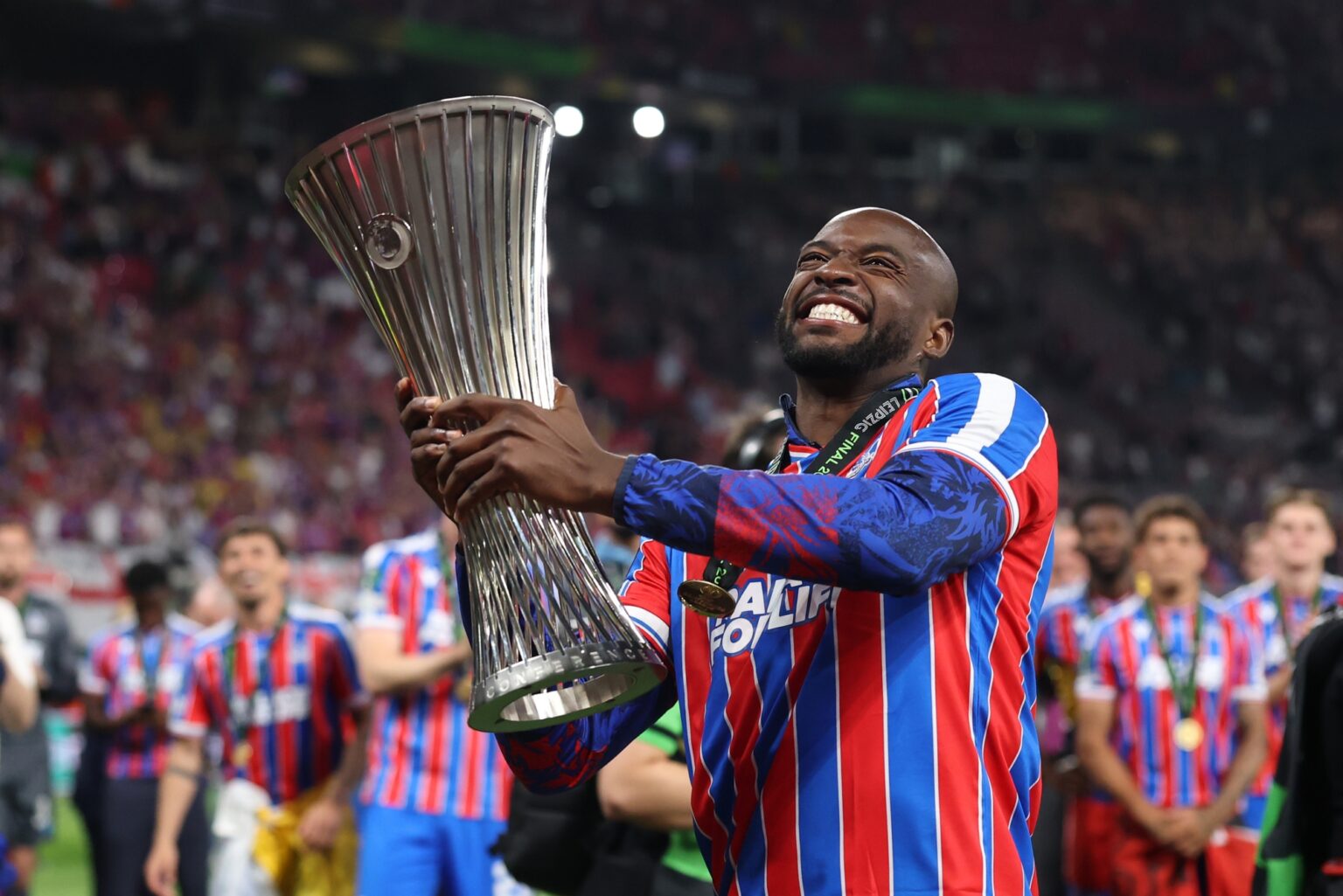 パレスをECL優勝へ導く決勝弾! フランス代表FWマテタ「やり遂げた!最高の気分だ」 | サッカーキング パレスをECL優勝へ導く決勝弾! フランス代表FWマテタ「やり遂げた!最高の気分だ」 | サッカーキング