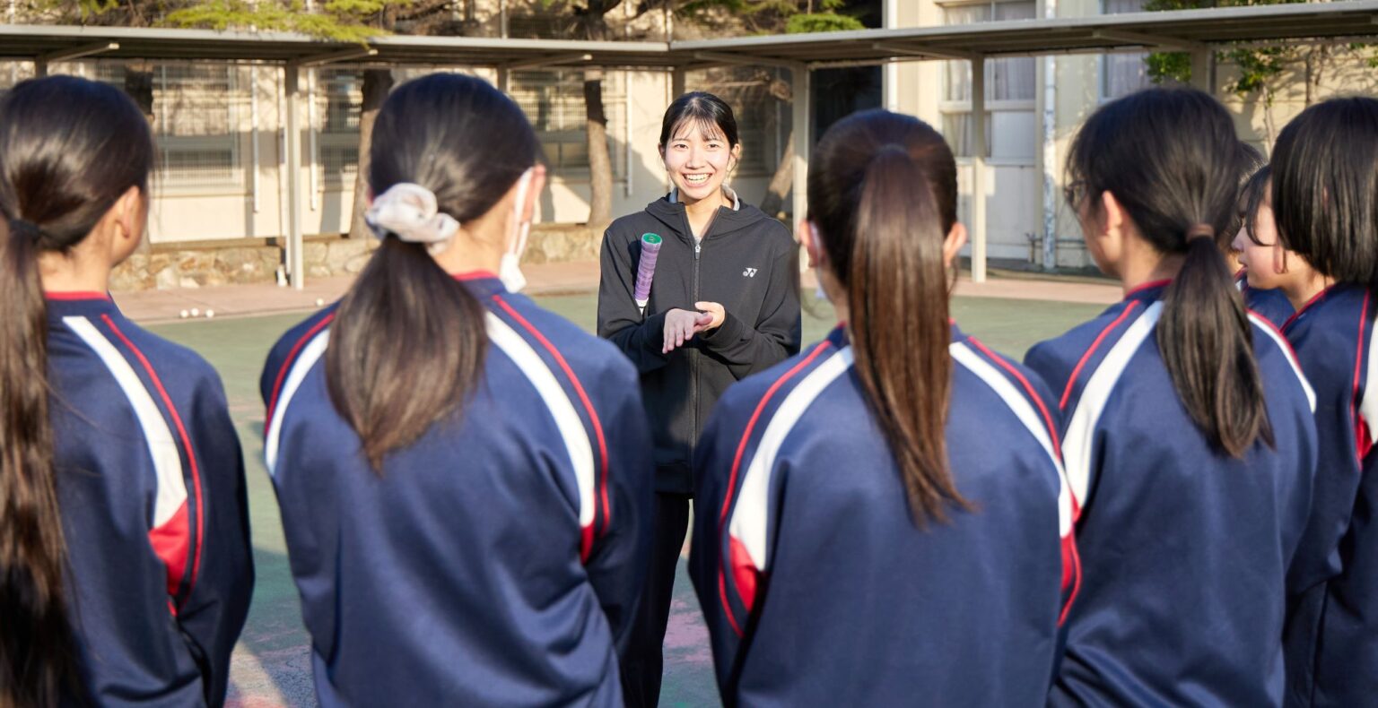 「中学の部活動指導が楽しい！生徒の上達がうれしい！」　体育学部４年・花見佳音（かのん）さんのリアルキャンパスライフ　十人十色の大阪体育大学生８ - 大阪体育大学