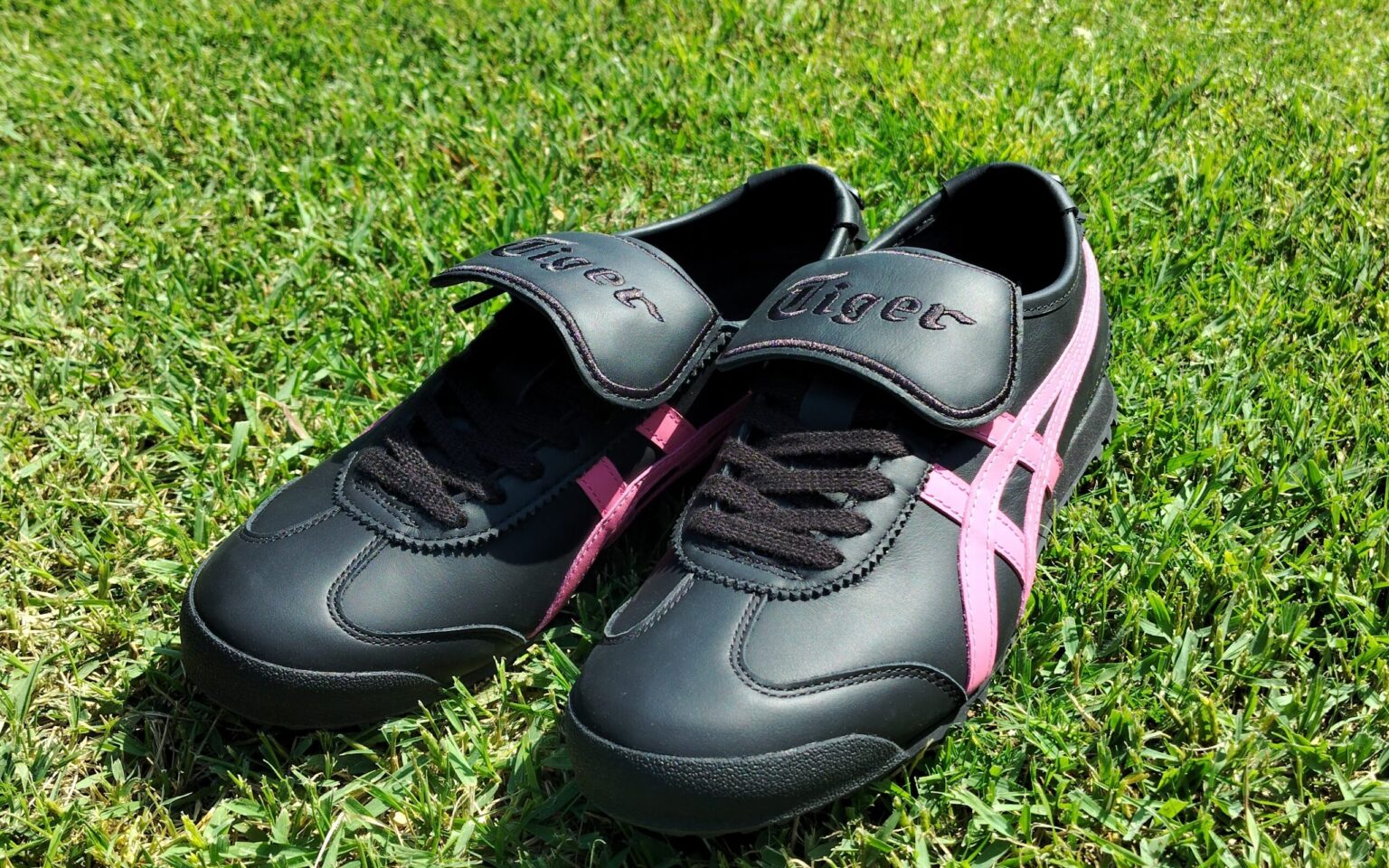 MEXICO 66 GOLFが生む究極の接地体験。Onitsuka Tigerとの未知の連動感 – GOLF BROS. MEXICO 66 GOLFが生む究極の接地体験。Onitsuka Tigerとの未知の連動感 - GOLF BROS.
