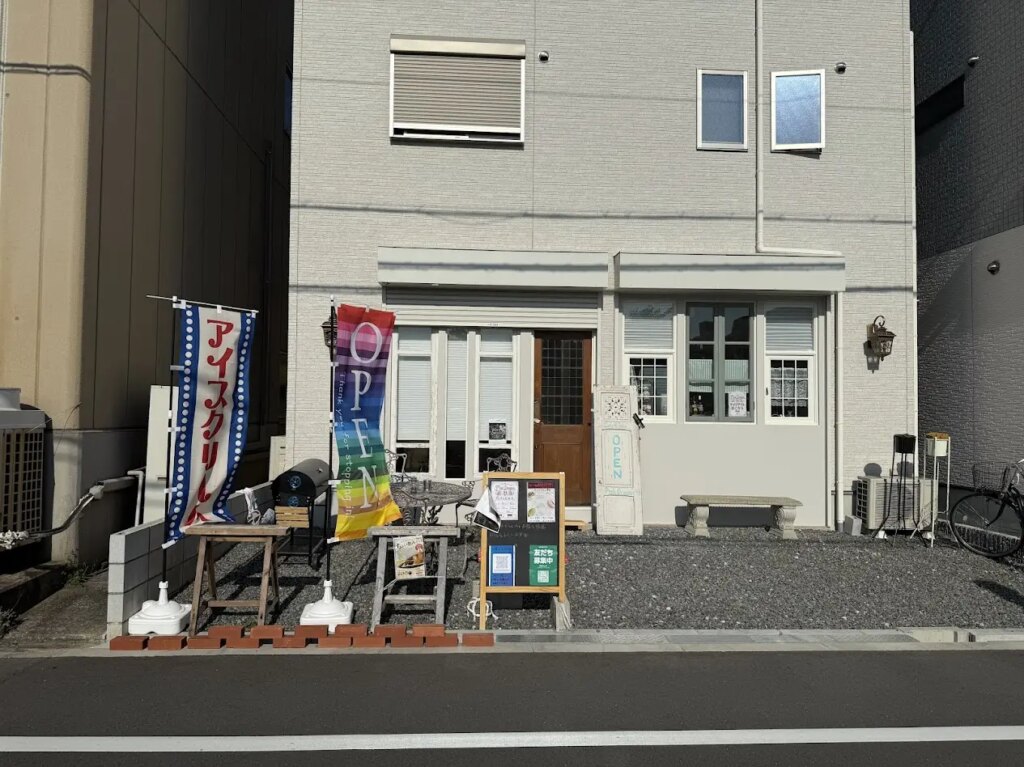 Cafe&Bar Pink Dragon 94外観5