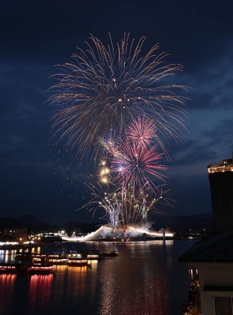 日田市に初夏の訪れ、川開き観光祭始まる　鼓笛隊や水神祭…５千発の大花火大会も - 大分のニュースなら 大分合同新聞プレミアムオンライン Gate