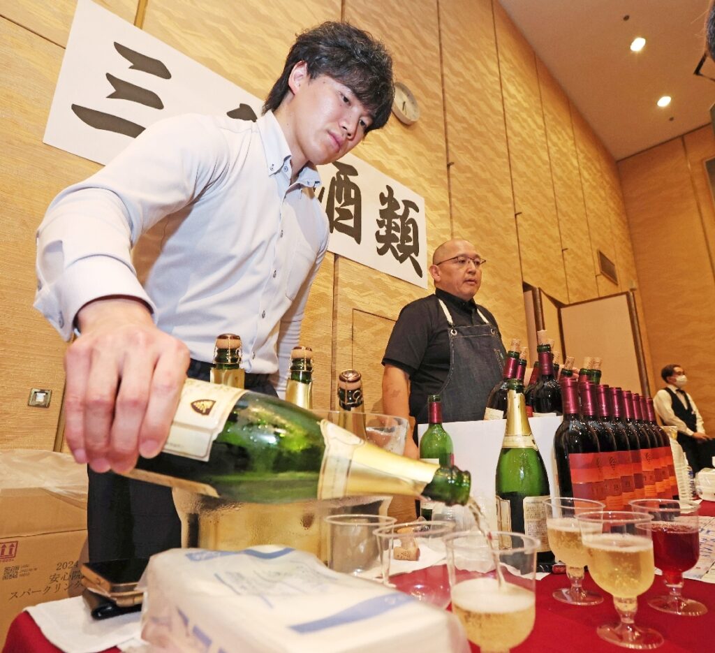「大分酒フェスタ」県内15蔵元の自慢の味を堪能　企業や行政機関から400人が参加 - 大分のニュースなら 大分合同新聞プレミアムオンライン Gate