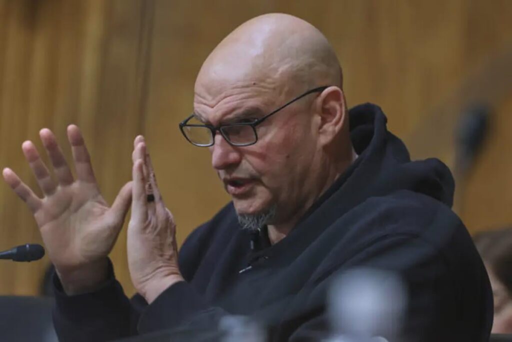 ジョン・フェッターマン上院議員、トランプ大統領のイラン戦争制限に反対の決定票を投じる