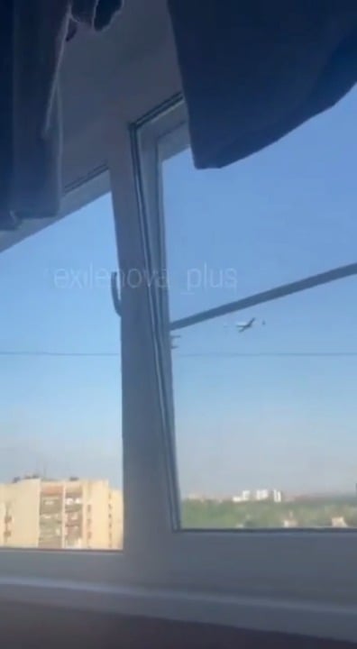ウクライナの無人機は再びモスクワを攻撃したが、クストヴォの敵製油所やネビンノムイスク・アゾット工場など他の標的も攻撃した。 2026.05.20