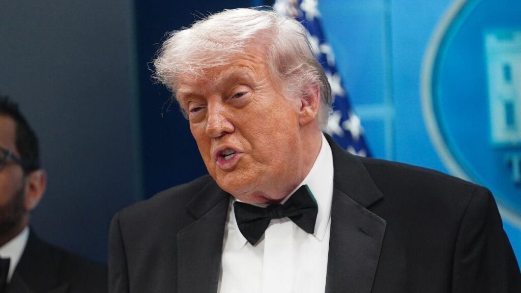 トランプ大統領、最新ニュースメディア攻撃でニューヨーク・タイムズとCNNはイラン報道に「扇動的」だと発言