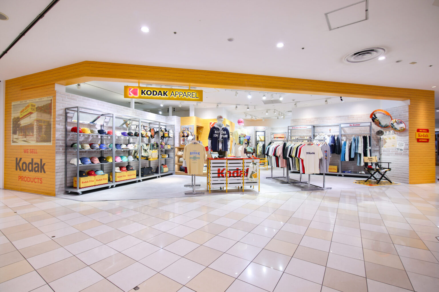 韓国発の人気ライフスタイルブランド・Kodak Apparelによる、長期POP UPストアが名古屋PARCOに登場。4ピースロックバンド・Maverick Momとのスペシャルコラボ企画も。 | LIVERARY – A Magazine for Local Living