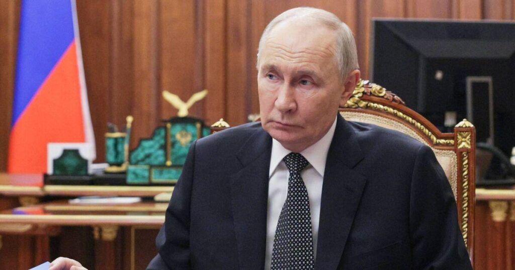 ロシアのメディアは公然とプーチン大統領を非難し、崩壊しつつあるモスクワ経済に激怒している
