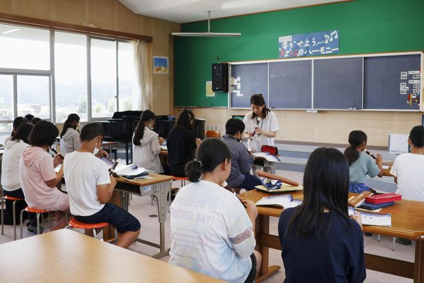 あえて小規模校「いいとこ取り」 岐阜県山県市、統廃合せず 近隣校同士で授業や行事