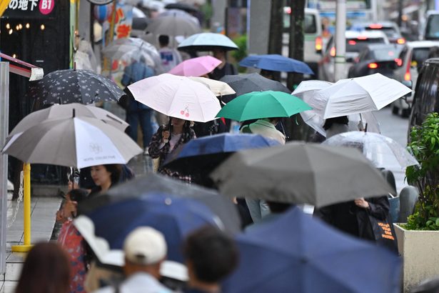 沖縄梅雨入り平年より６日早く