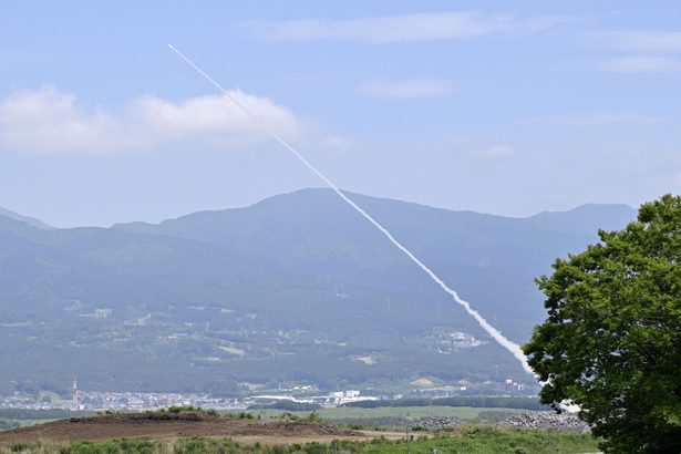 米軍 静岡でロケット砲 国道止め訓練、市民反発