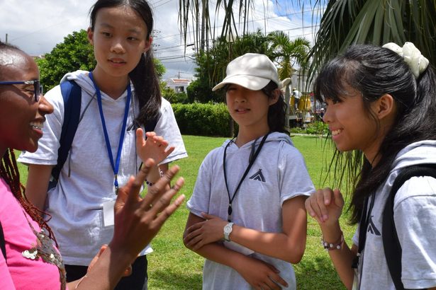 台湾の小中生30人 英語で交流 北谷 初のインバウンド教育プログラム 英語話者と対話し沖縄学ぶ