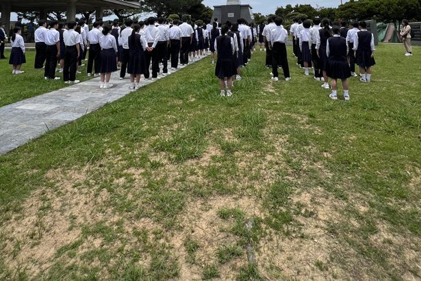 今年も長船中平和宣言　岡山県から伊江島を訪問