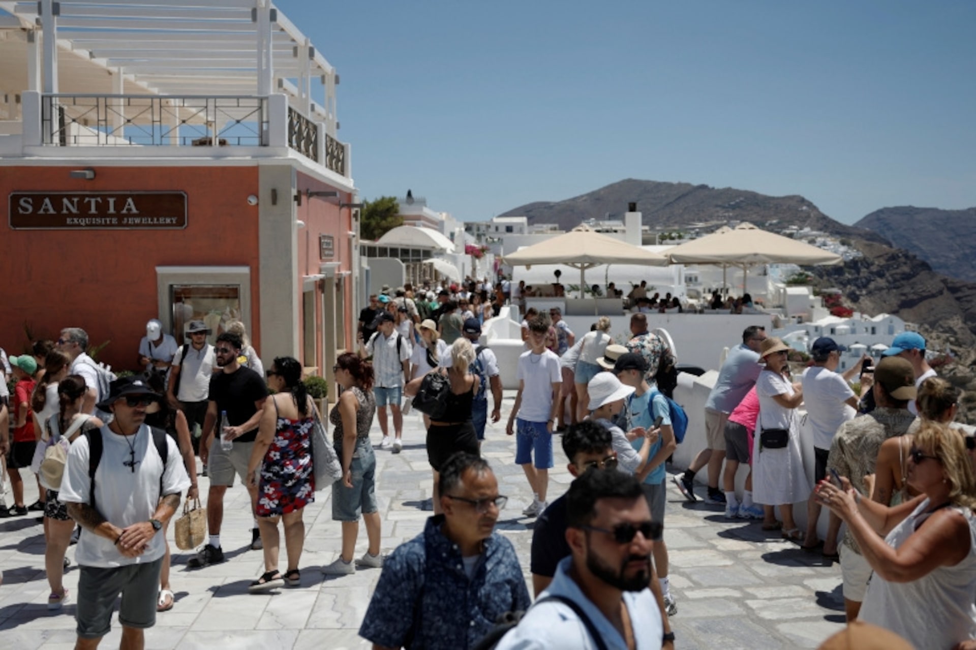 ギリシャ、26年成長率予想を2％に下方修正　中東紛争で