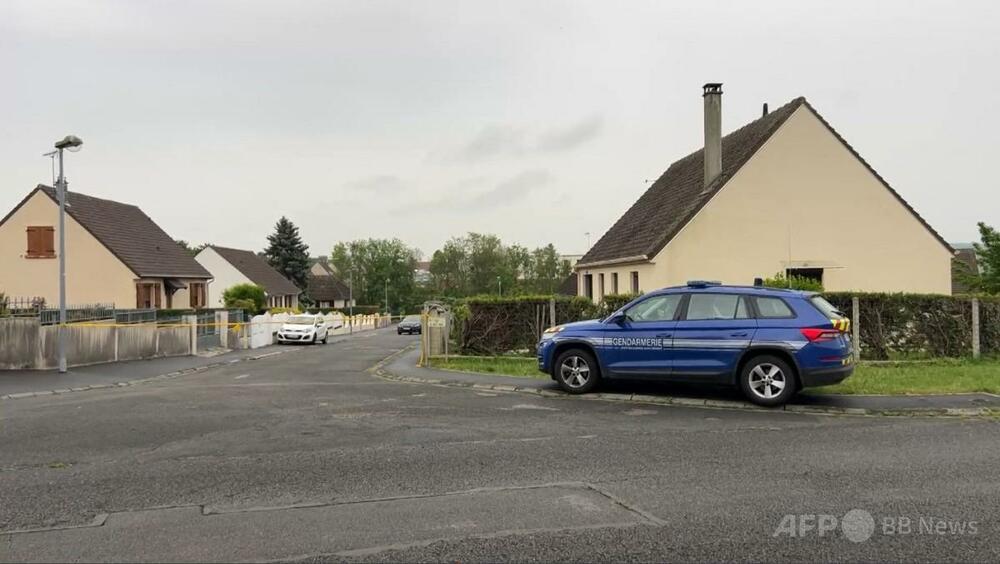 14歳女子中学生、登校中に刺されて死亡 フランス