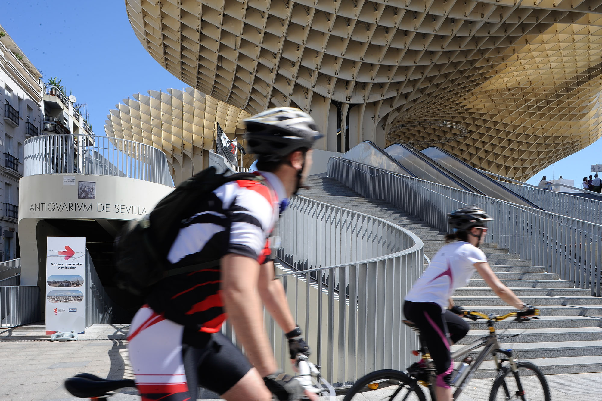 〈メトロポール・パラソル（Metropol Parasol）〉J・マイヤー・H・アーキテクツ（J. MAYER H. Architects）