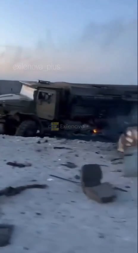 ロシアの小型輸送船団が前線から100キロ以上後方で壊滅し、その中には珍しいウラル竜巻Uも含まれていた [May 2026]