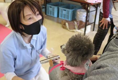 犬猫と訪問「笑顔届けたい」　静岡のハンセン病施設入所者に