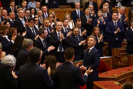 ハンガリー、親ＥＵの新首相選出　「ロシア寄り」から関係見直し