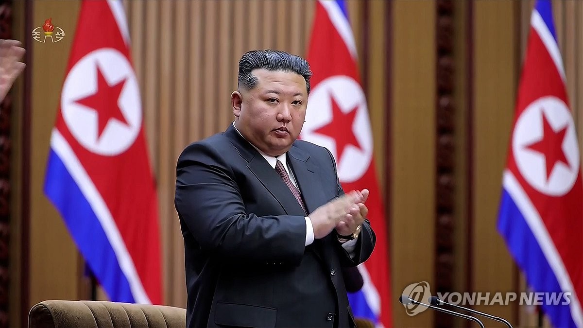 2026年3月の最高人民会議で国務委員長に再任された金正恩氏（朝鮮中央テレビより）＝（聯合ニュース）≪転載・転用禁止≫