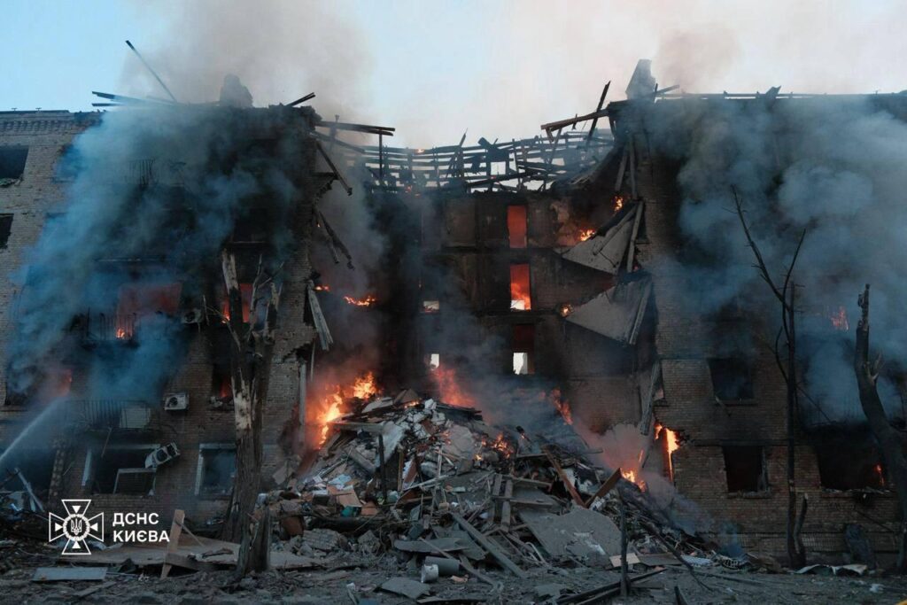 「キエフ全地区に被害」―ロシアの大型弾道ミサイル、無人機攻撃で4人死亡、100人負傷