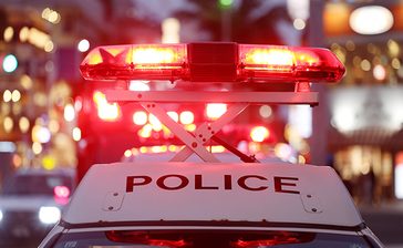 「上半身裸の男性が…」自衛官を逮捕、女子高生の腕つかむ暴行疑い 北谷