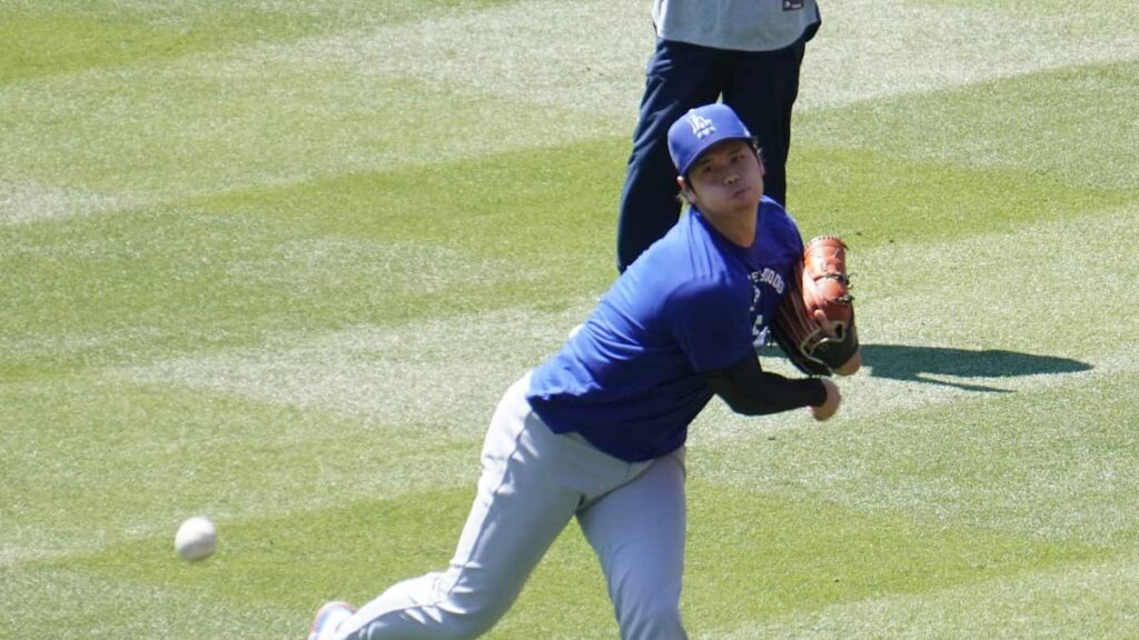 【MLB】大谷翔平、投手で月間MVP初受賞　圧巻『防御率0.60』…規定足りずも　村上宗隆、12発も受賞ならず　月間最優秀新人は21歳 - サンスポ