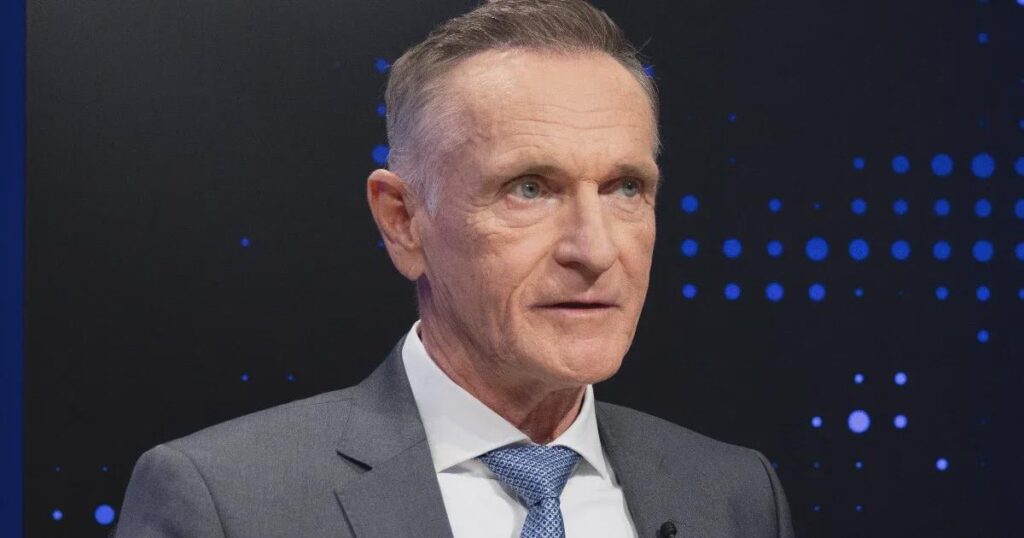 ジェルジ・ワベラー氏はティサ党に送金された1億フォリントを受け取り、ガボレク・イヴァーニ氏のコミュニティに送金した。