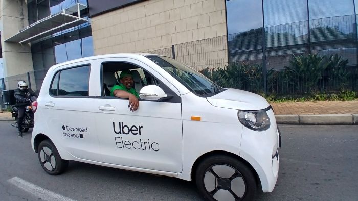 トヨタも進出したアフリカ電気自動車市場、EV普及を左右する構造要因 | アフリカビジネスパートナーズ トヨタも進出したアフリカ電気自動車市場、EV普及を左右する構造要因