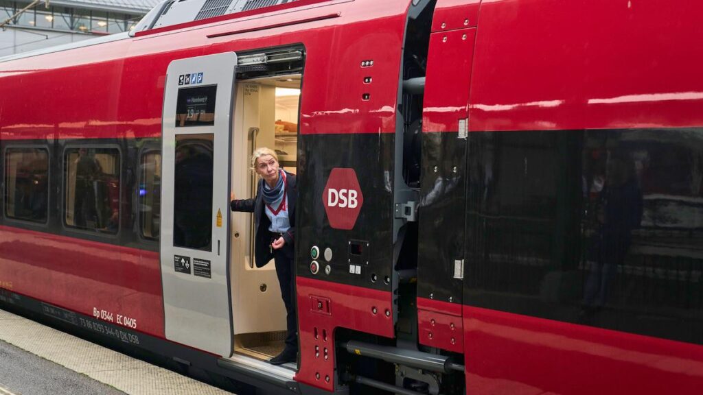 まもなく、ヨーロッパ全土の旅行に適用される 1 枚の鉄道チケットを購入できるようになります。将来的には、ヨーロッパでの鉄道旅行がはるかに簡単になるでしょう。新しいチケット システムでは、ヨーロッパ内の旅行全体に有効な 1 枚のチケットを購入できるようにする必要があります。