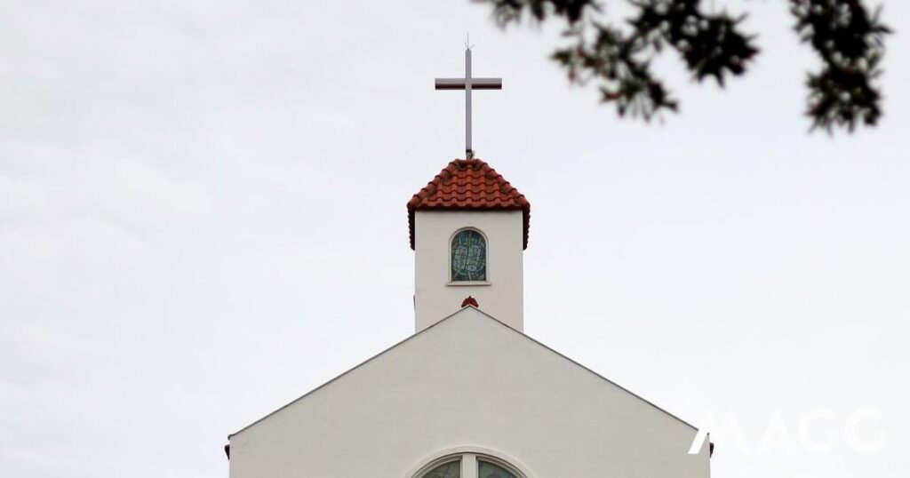 ポルトの爆弾事件報告書、牧師館やモーテルでの神父らとの秘密パーティーや同性愛者の乱交が明らかに