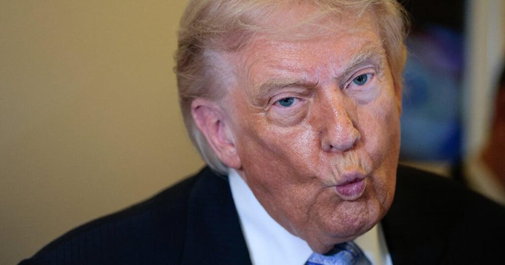 トランプ大統領、自身の一大信仰行事を無視してゴルフに行く