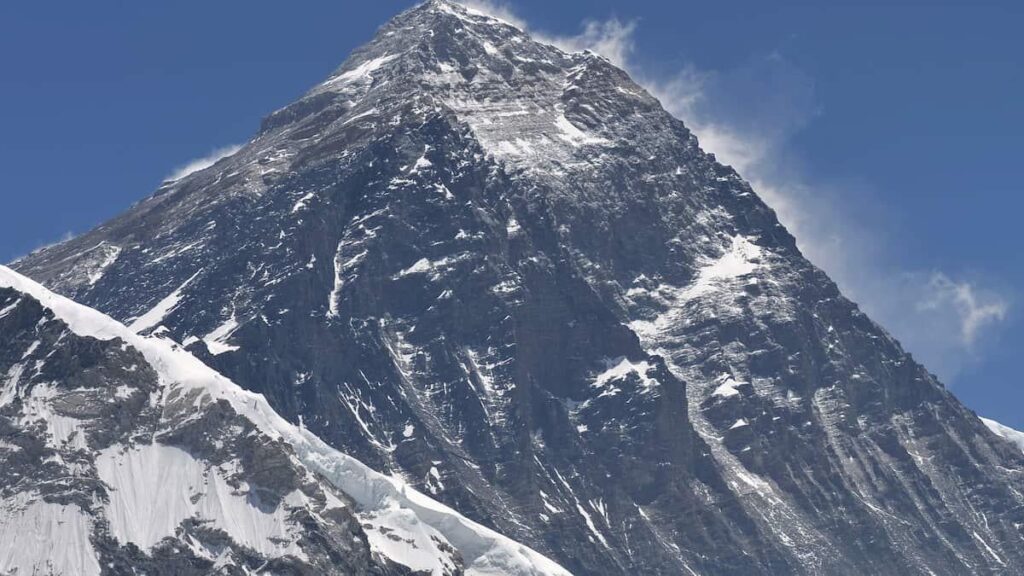 エベレストへの今春の登山許可者が過去最多、492人 ネパール観光当局