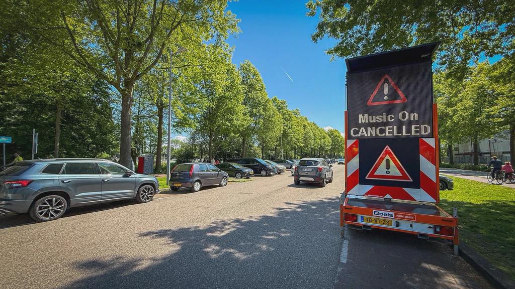 アムステルダムの大規模フェスティバルが土壇場で中止、団体は法廷に訴えられる