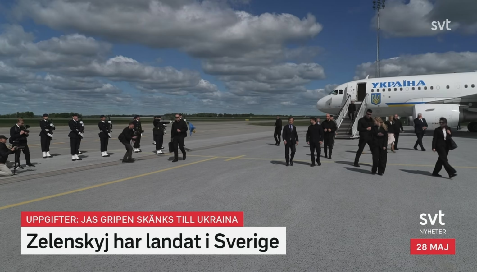 ゼレンスキー大統領のウプサラ訪問中のグリペンの巧妙な上空飛行