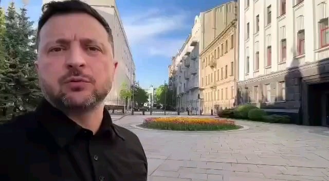 「ロシアは5月9日以降のウクライナ攻撃について話し合っている。また、ロシアに近いいくつかの国からも、代表者がモスクワに滞在する予定であるという要請も受けているが、これは推奨しない。」 - ヴォロディミル・ゼレンスキー