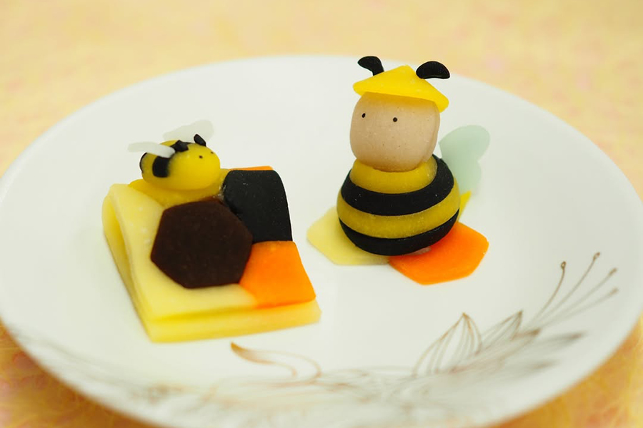 「nikiniki」によるイベント限定菓子は、蜂蜜ジンジャーのあんを使った「abeille（アベイユ）」（提供）