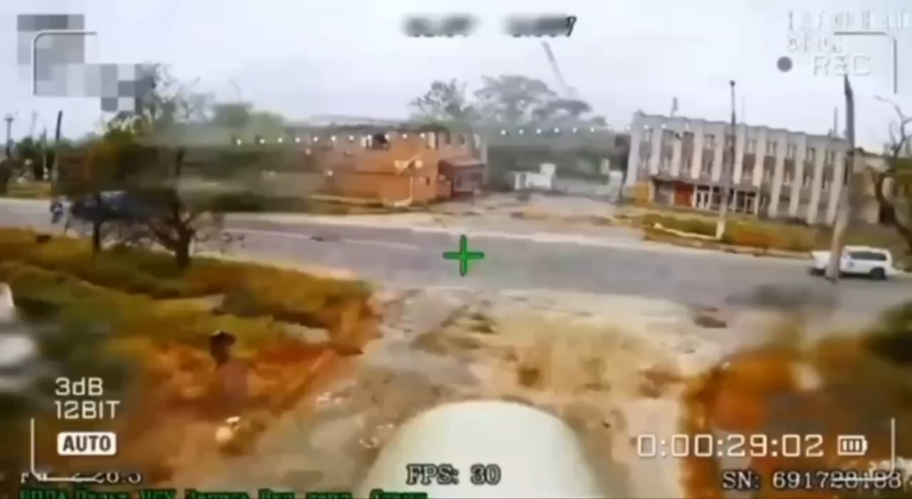 ロシアの無人機操縦者はヘルソン地域での国連車両への攻撃の映像も公開した。