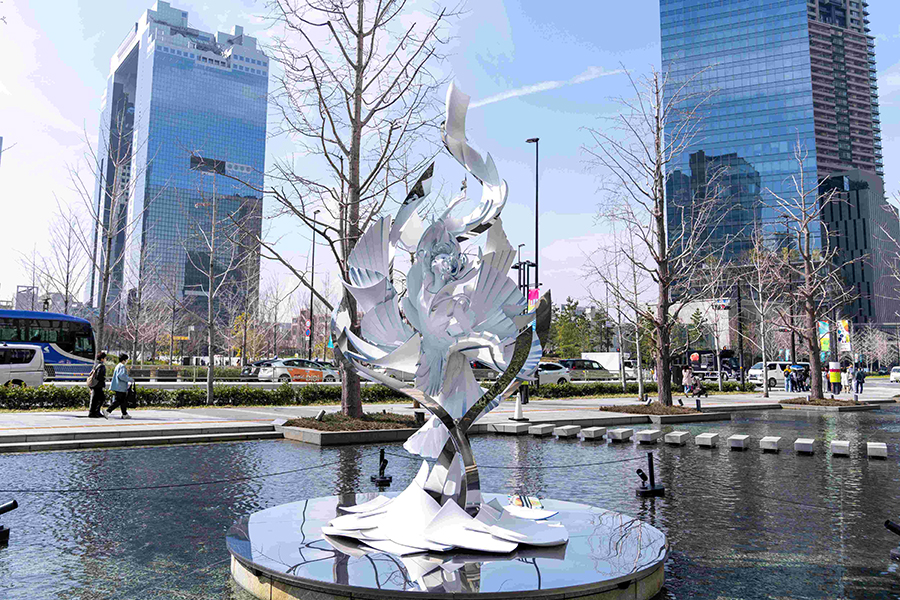 『大阪アート＆デザイン2026』で展示される米山舞氏のグランフロント大阪「ART SCRAMBLE」