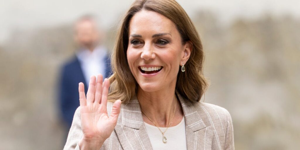 キャサリン皇太子妃、イタリア訪問2日目は幼稚園を見学　地元に伝わるパスタ作りにも挑戦する | カルチャー | ELLE ［エル デジタル］