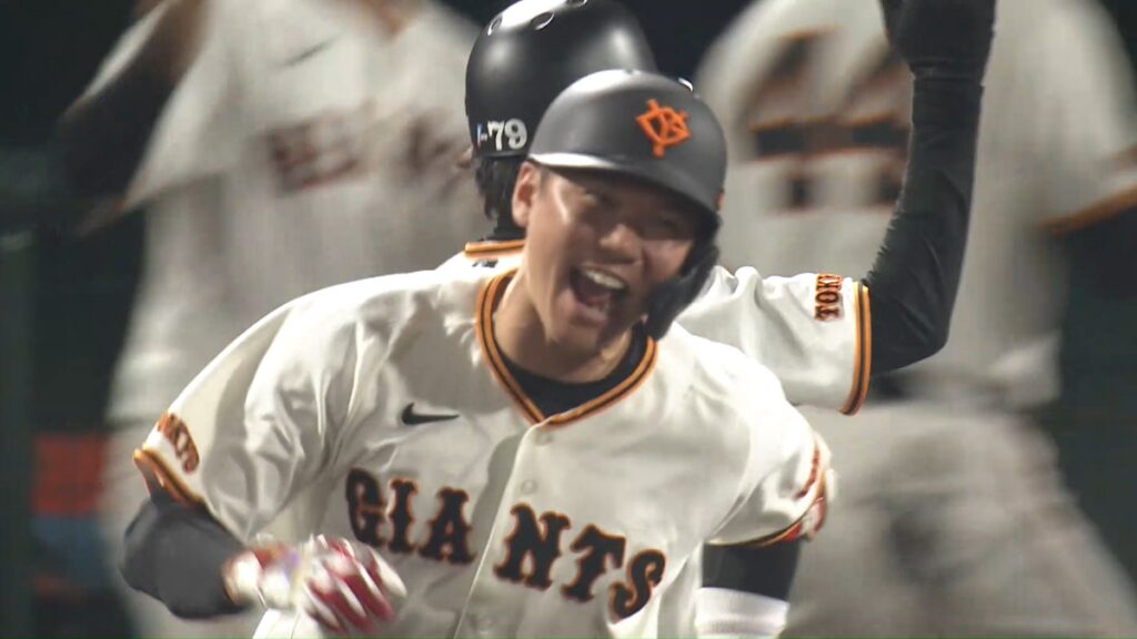 【巨人】これぞ千両役者!坂本勇人の“メモリアル300号”で延長12回の激闘に決着 チームは2夜連続劇的サヨナラ勝利 – 日テレNEWS NNN 日本テレビ放送網