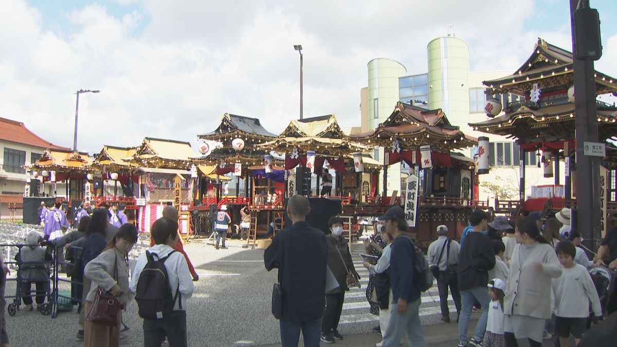 豪華絢爛 こども歌舞伎の「曳山」曳揃え　石川・小松市の「お旅まつり」2日目　
