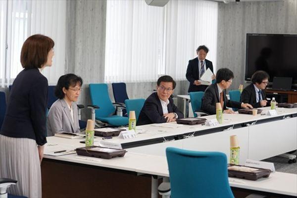 説明する福録副学長