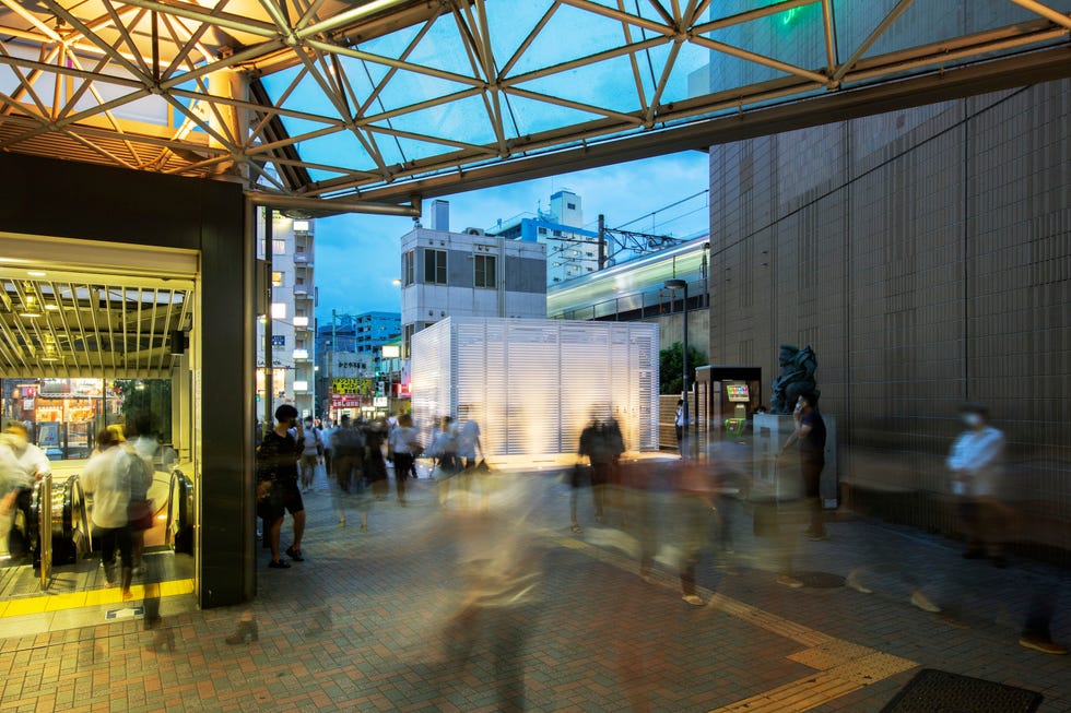 恵比寿駅西口公衆トイレ