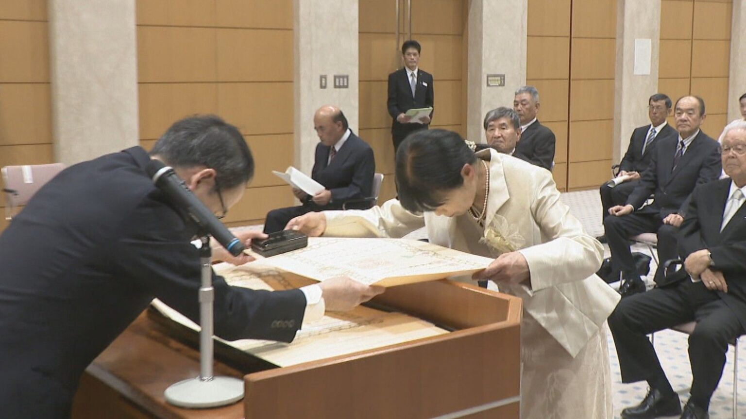 春の叙勲・褒章の伝達式　県教育長を務めた工代祐司さんに瑞宝小綬章など　香川 | KSBニュース | KSB瀬戸内海放送